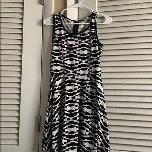 Cute and comfortable zip up sleeveless dress